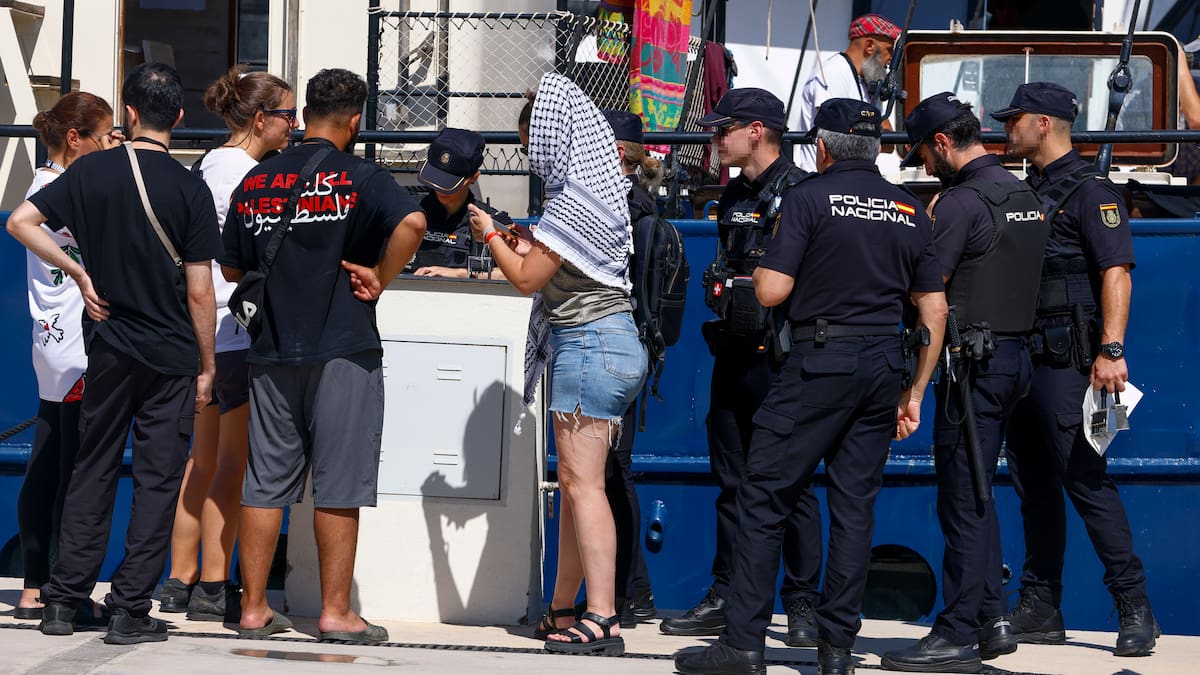 Un periodista relata el ataque a bordo de la Flotilla de la Libertad que lleva ayuda a Gaza