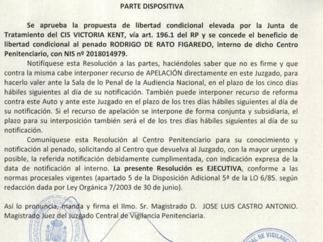 Parte del auto donde se aprueba su libertad condicional