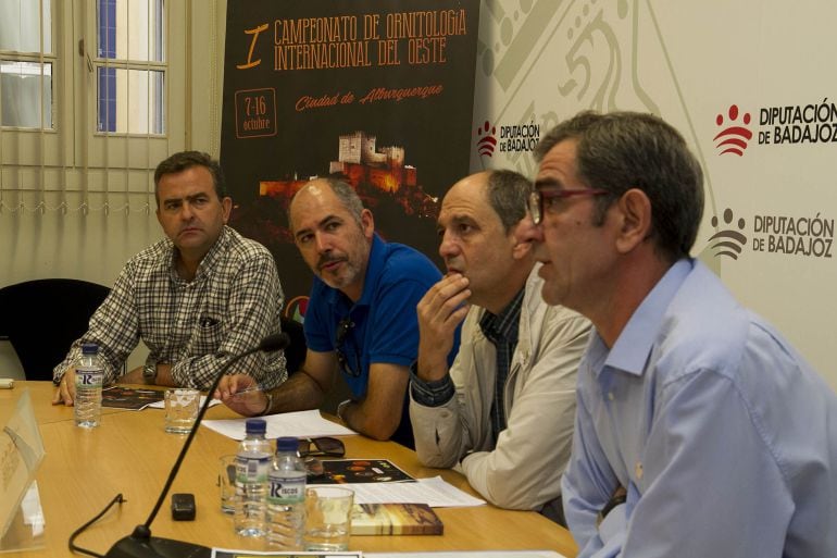 Presentación del  I Campeonato de Ornitología Internacional del Oeste en la Diputación de Badajoz