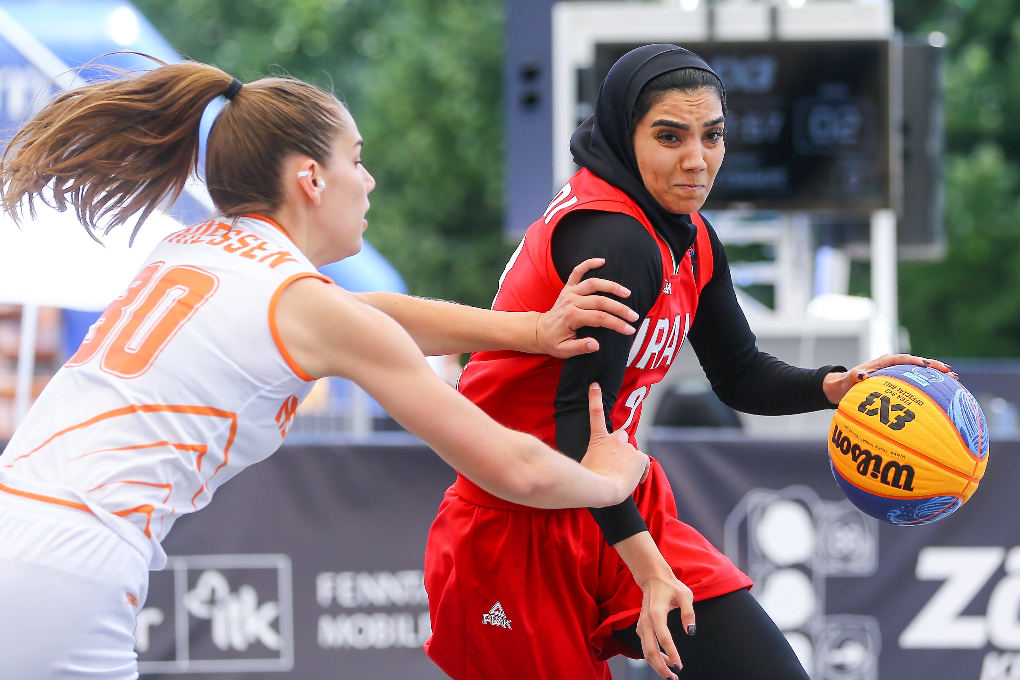 Imagen de archivo de una jugadora de la selección de baloncesto iraní