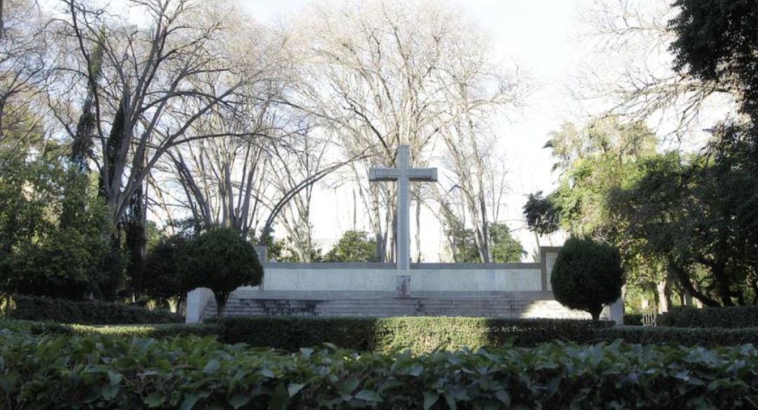 Imagen de la Cruz del parque Ribalta.