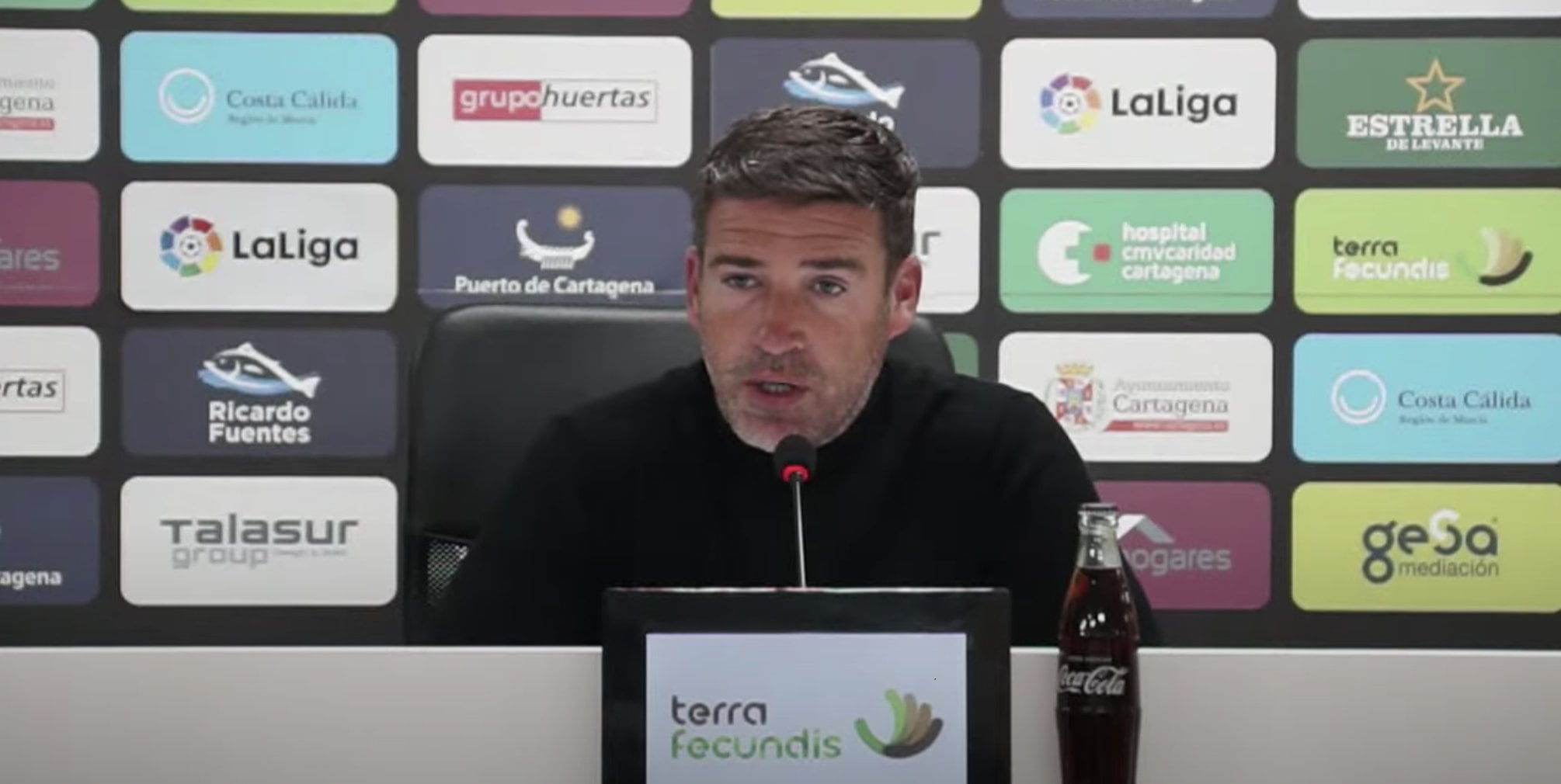 Luis Carrión en sala de prensa