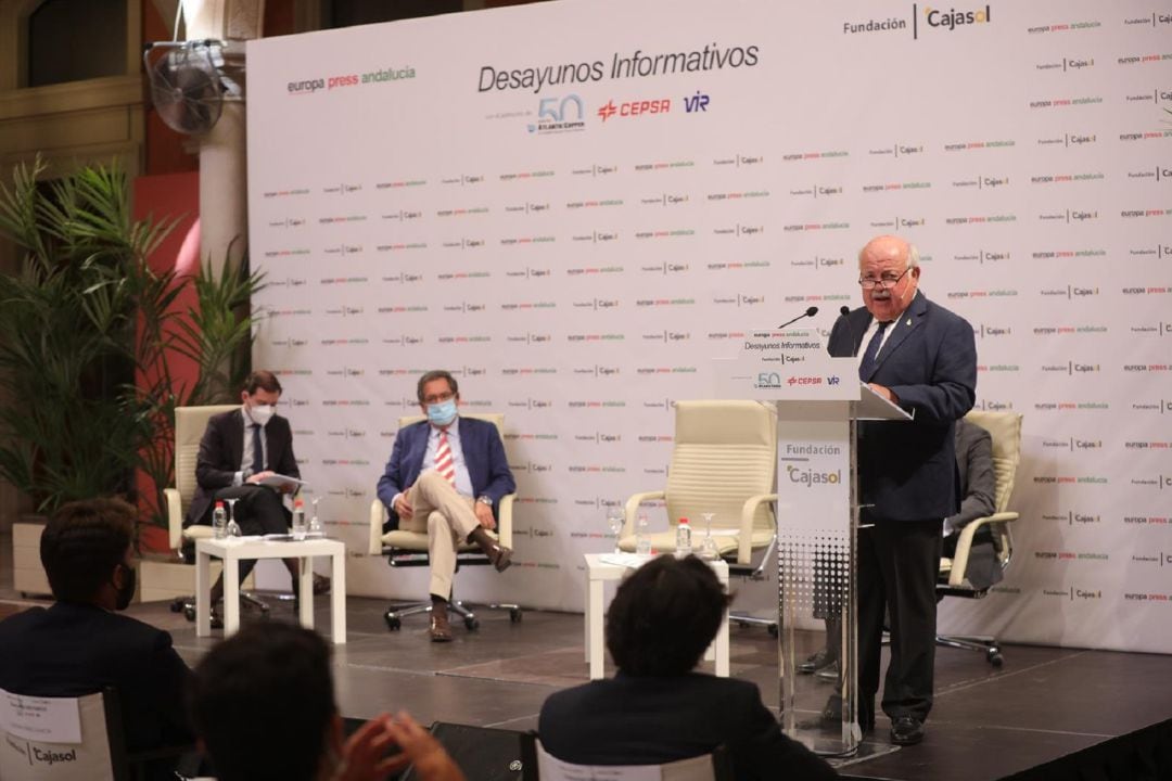 El consejero de Salud y Familias, Jesús Aguirre, durante su intervención en los desayunos informativos de Europa Pres