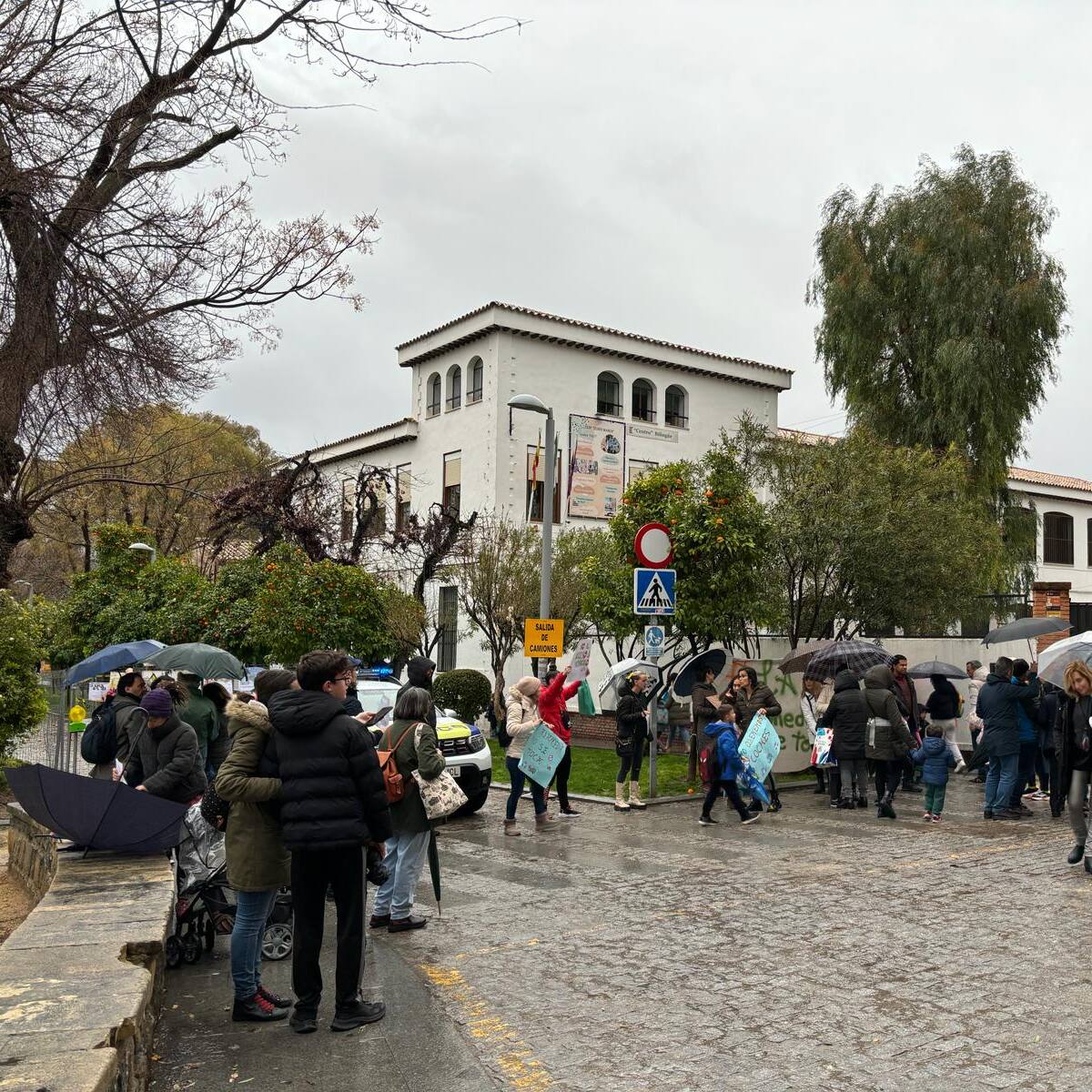 Un grupo de jiennenses intenta parar las obras de los accesos al centro de salud de la Alameda con un escrito enviado a Cultura
