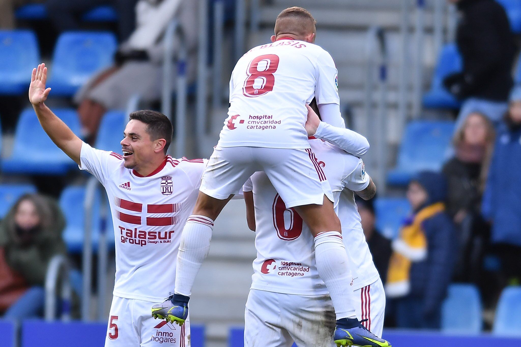 Los cartageneros celebran el tanto de la victoria en Andorra