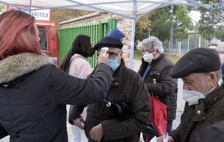 Toma de temperatura a la entrada de La Albuera