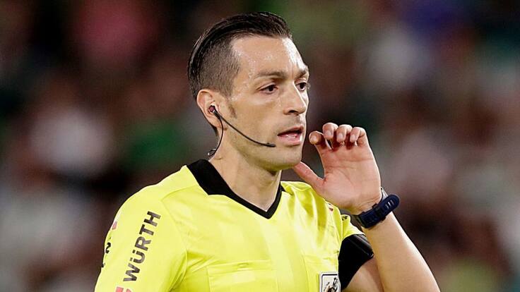 Iturralde González: “El VAR se ha estropeado en Eibar, no tenía cobertura”