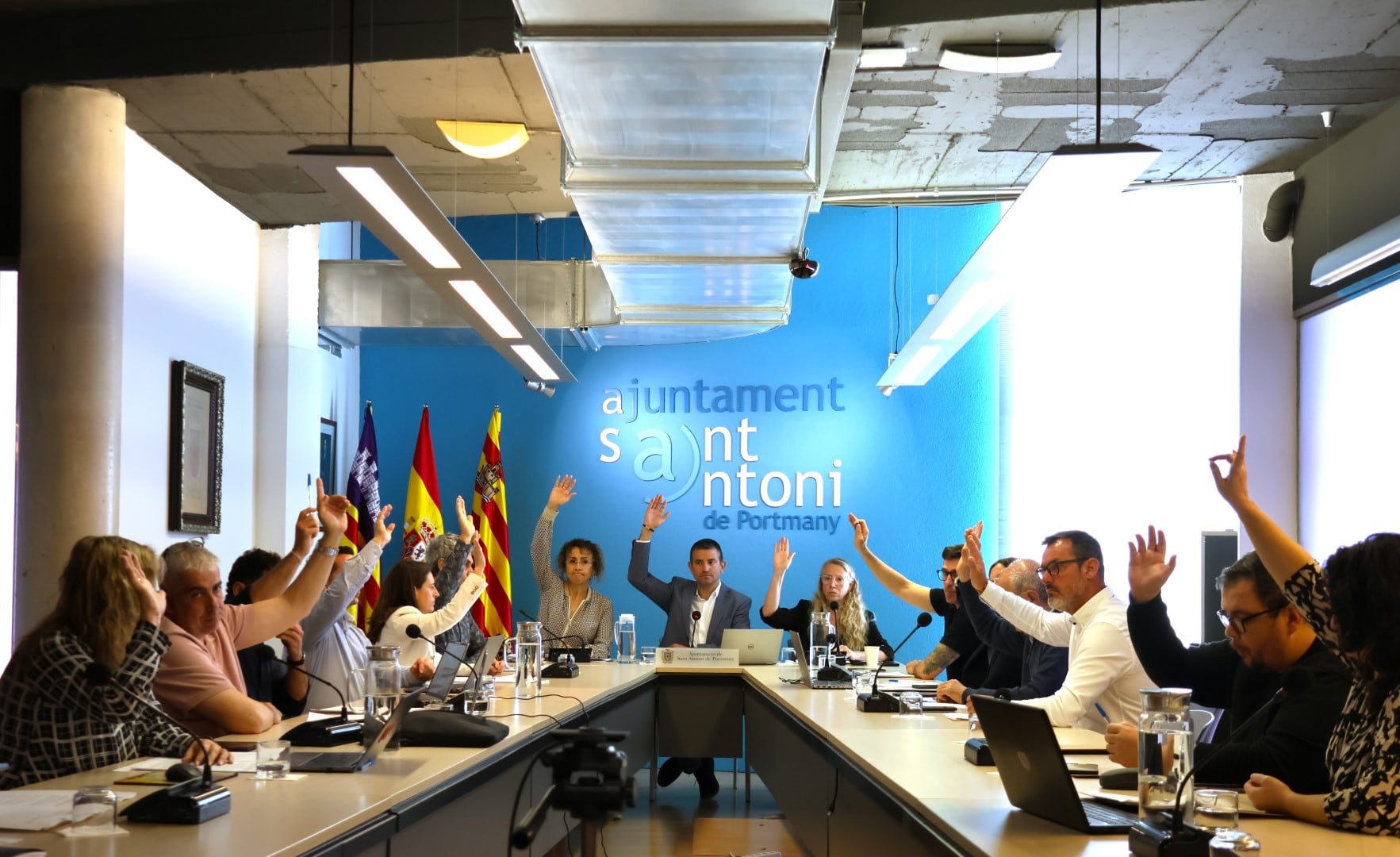 Un momento durante el pleno