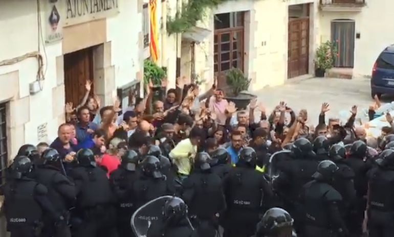 Un moment de la càrrega a Aiguaviva.