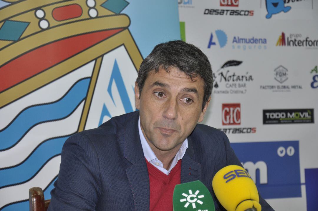 Pepe Masegosa durante la rueda de prensa en La Juventud