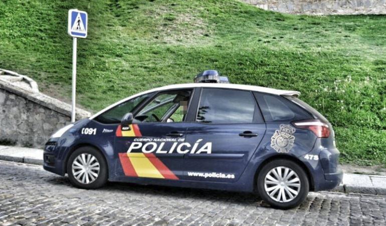 Coche patrulla del Cuerpo Nacional de Policía 