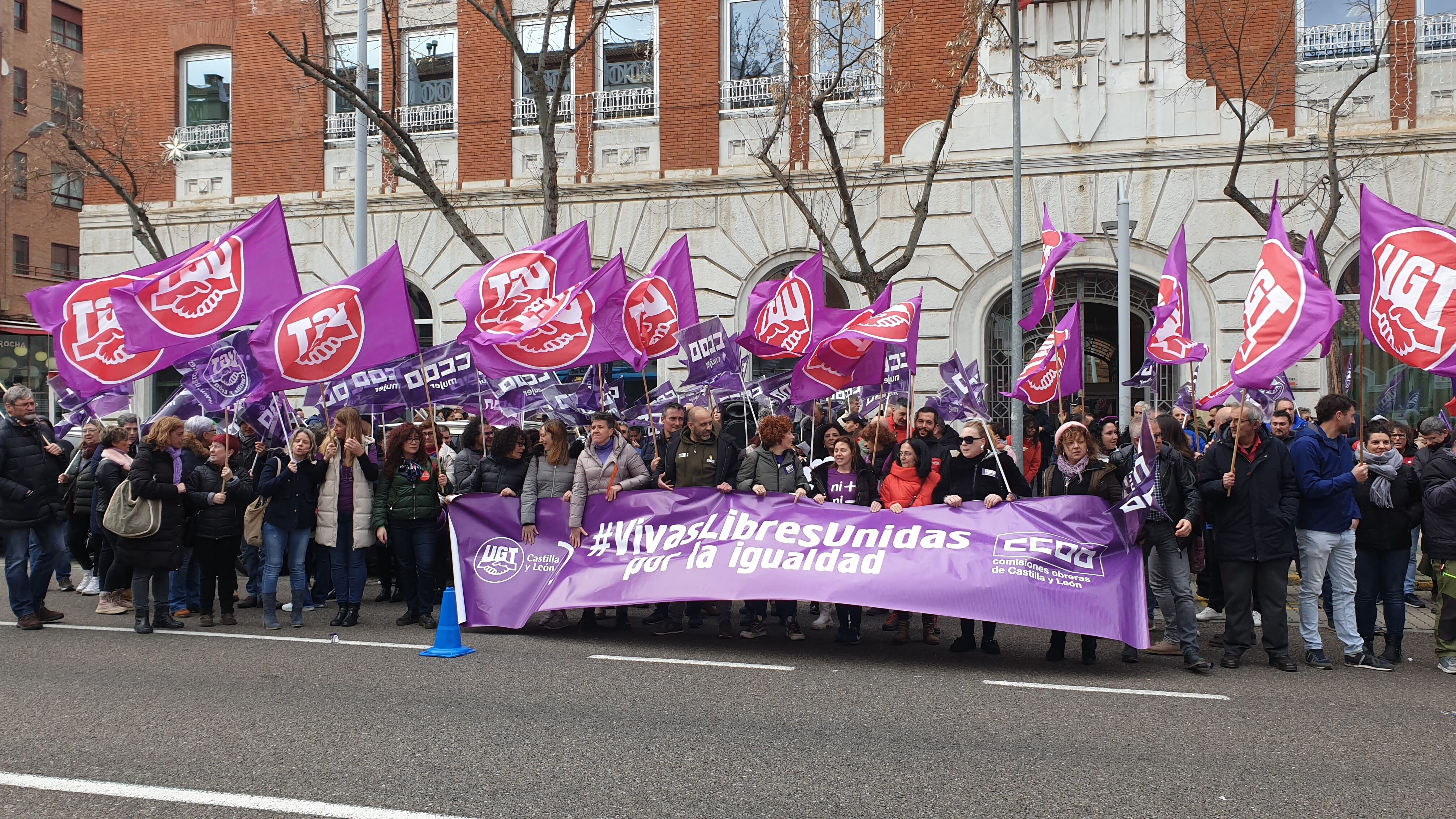 CCOO y UGT protestan en Palencia por las políticas de empleo en el Día de la Mujer