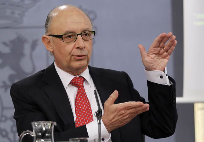 El ministro de Hacienda y Administraciones Públicas,Cristóbal Montoro, durante la rueda de prensa posterior al Consejo de Ministros