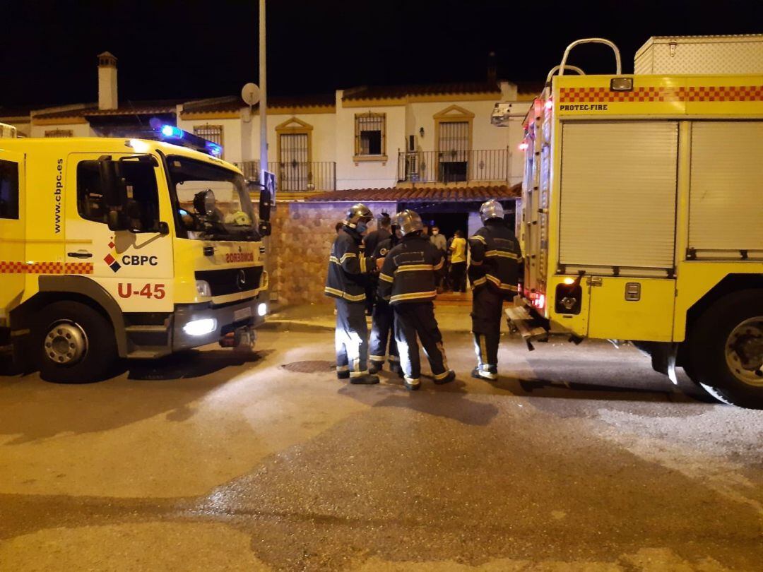 Efectivos del Consorcio Provincial de Bomberos, en imagen de archivo, actuaron en el rescate.