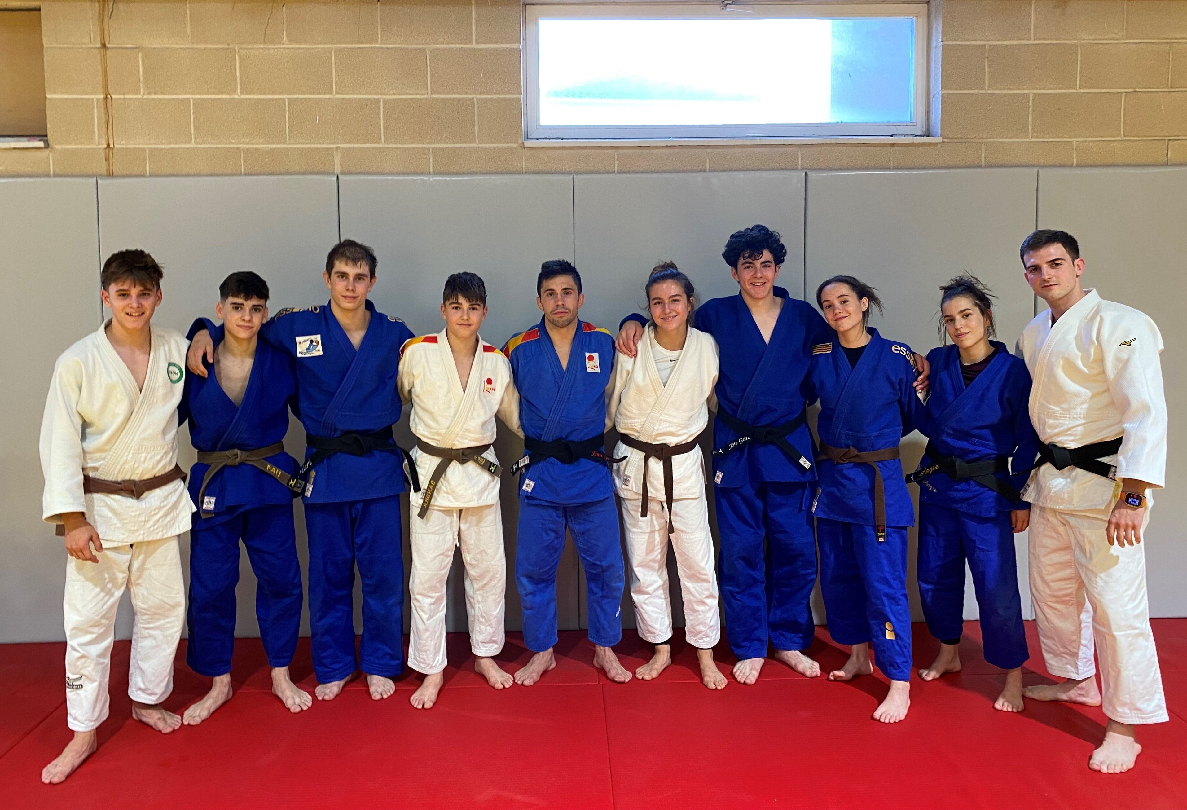 Deportistas del Club Ibón en Coimbra