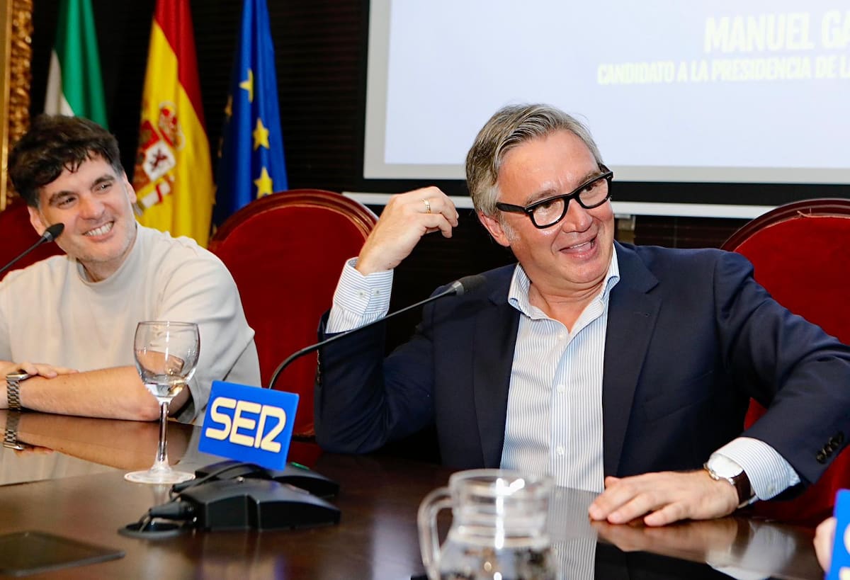 En las vísperas del inicio de la campaña electoral, el candidato de Vox a la presidencia de la Junta de Andalucía, participa en el Encuentro SER celebrado en el salón de actos de la Cámara de Comercio de Sevilla