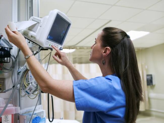 Enfermera trabajando en un hospital