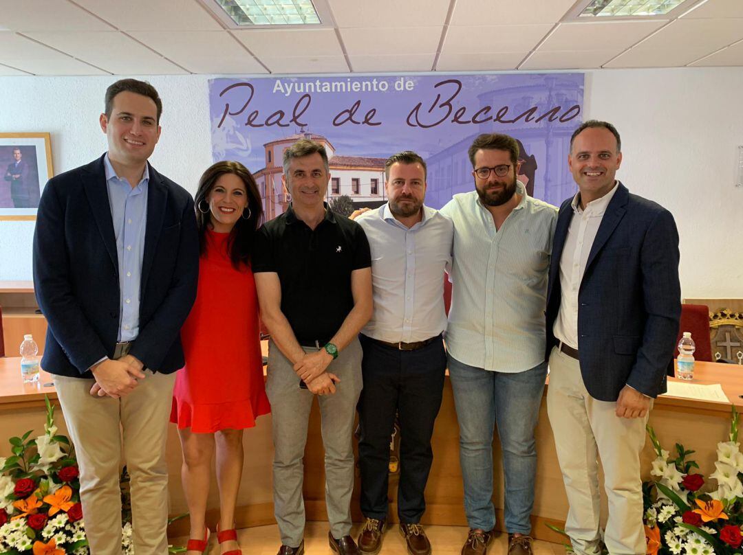 Diferentes representantes políticos acompañan a David Rodríguez.