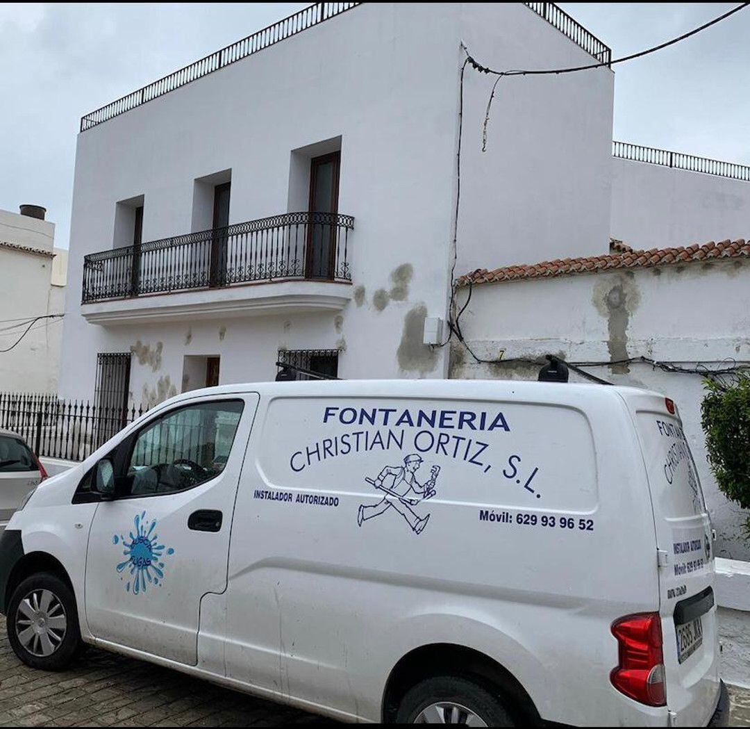 Una empresa de fontanería vuelve a la obra