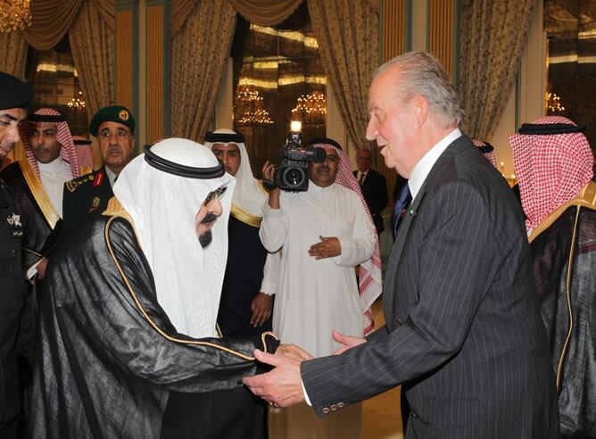 Don Juan Carlos ha viajado hoy a Taif para expresar sus condolencias por el fallecimiento del Príncipe Heredero Naif Bin Abdulaziz Al-Saud.