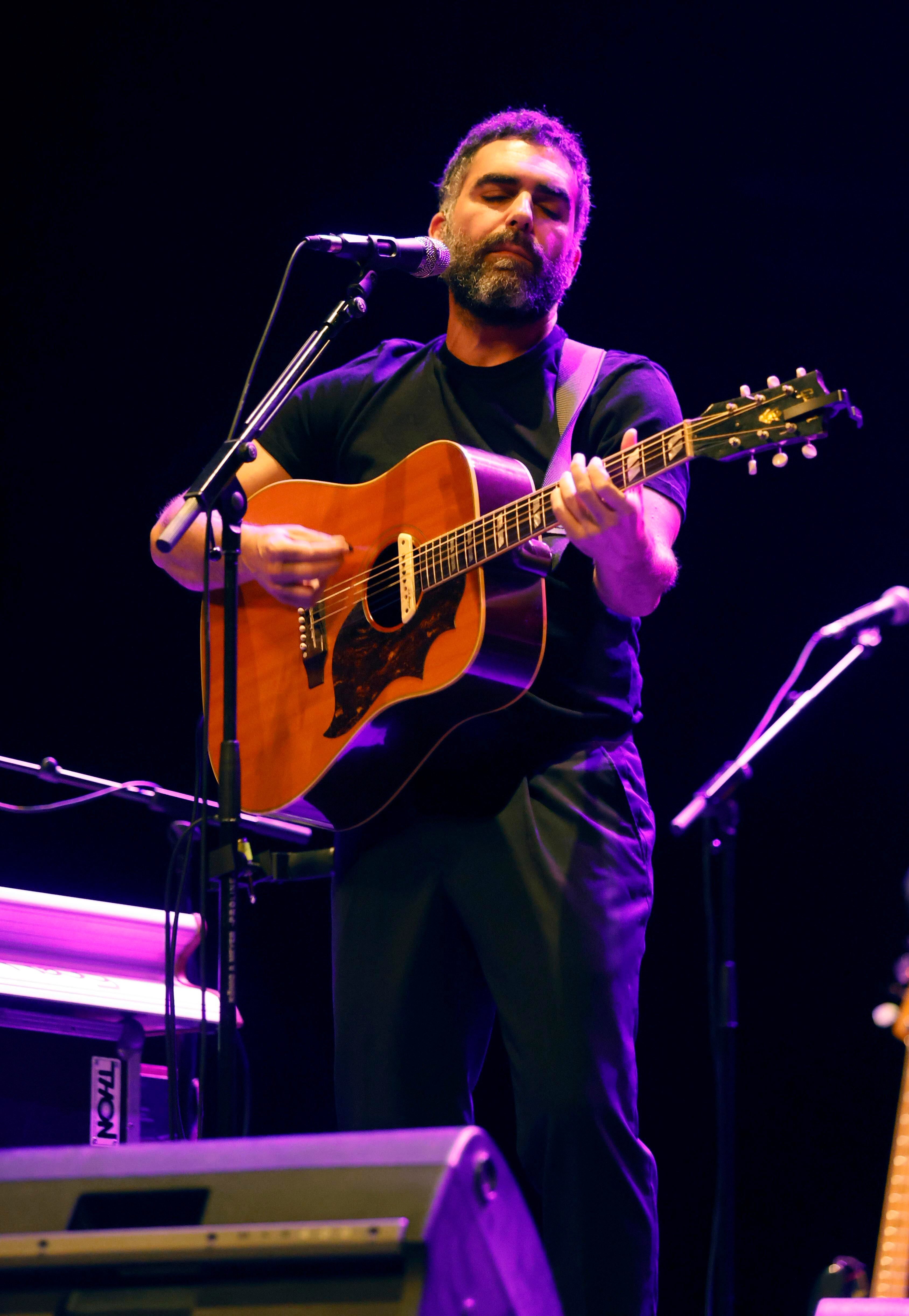 FERROL, 16/06/2023.- El músico Jero Romero regresa a los escenarios casi siete años después con un nuevo trabajo, &quot;Miracoloso&quot;, que presenta en una pequeña gira que recala en el teatro Jofre de Ferrol.-EFE/ Kiko Delgado