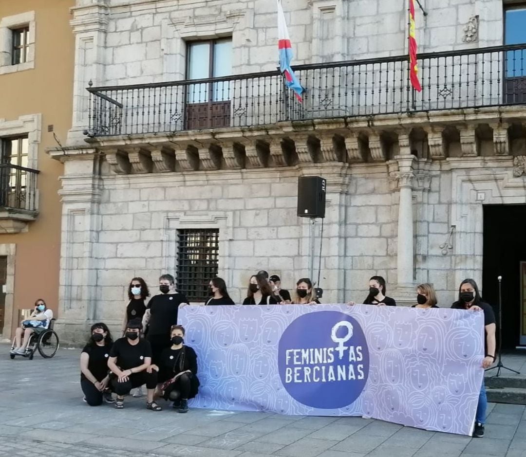 El colectivo feminista en una de sus acciones