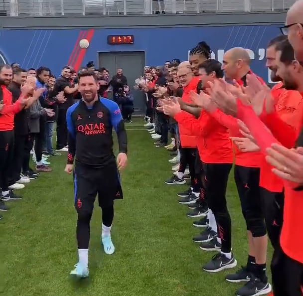 Messi, en su llegada al PSG tras ganar al Madrid