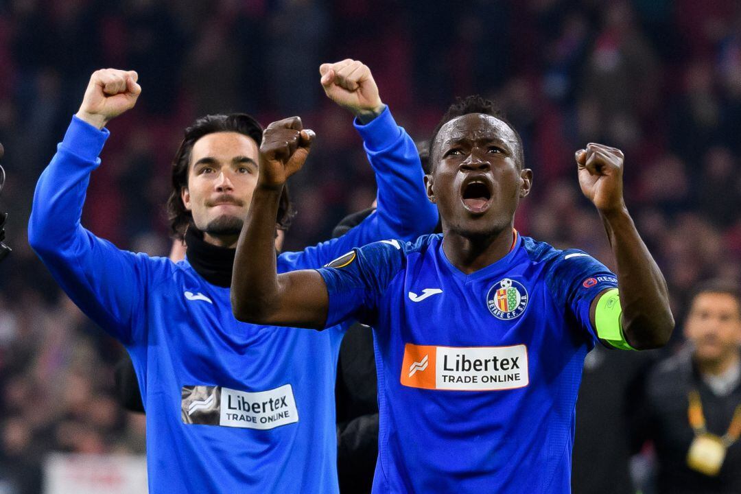 Los jugadores del Getafe celebrando la victoria ante el Ajax