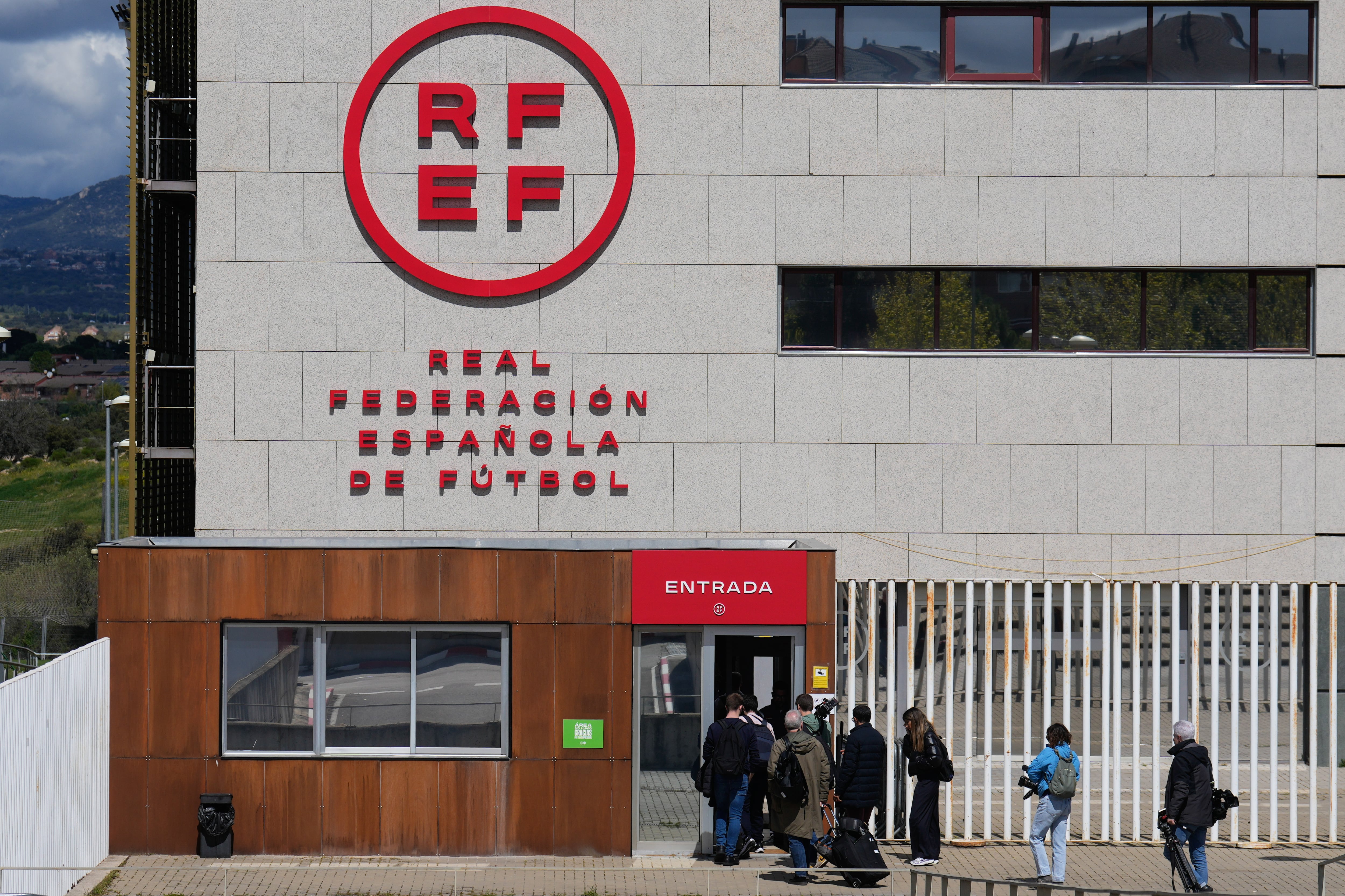 ntrada de la sede de la Real Federación Española de Fútbol (RFEF), este miércoles en la Ciudad del Fútbol de Las Rozas.