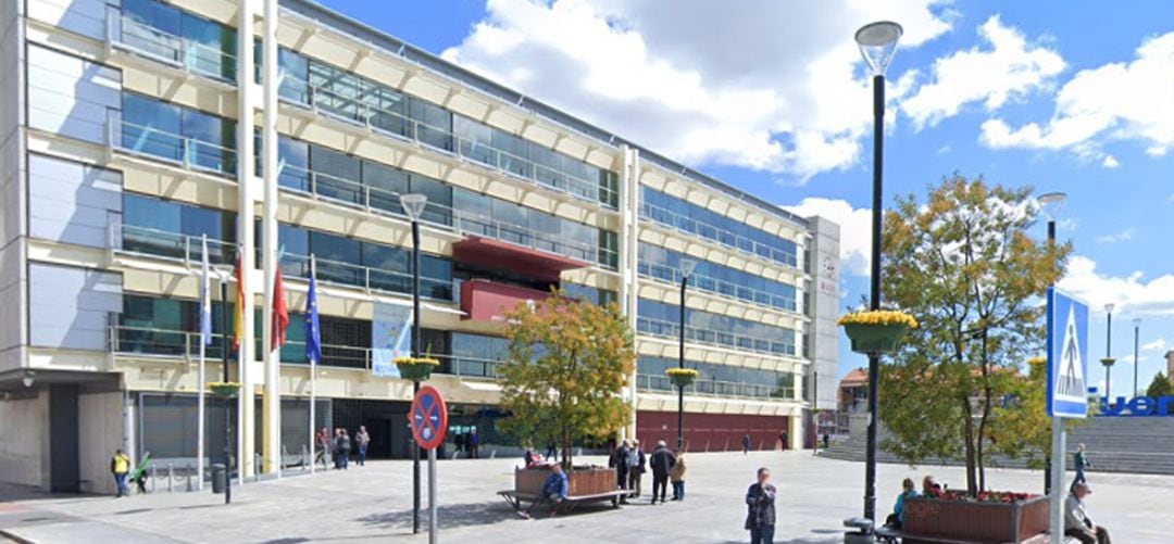 Vox Fuenlabrada devuelve parte de la subvención municipal que el pasado año recibió su grupo en el Ayuntamiento porque no la gastaron.