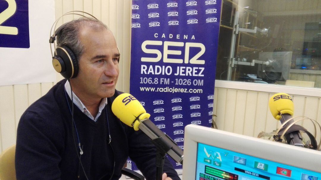 Michel Bustillo, responsable de Voluntarios por otro mundo, en Radio Jerez