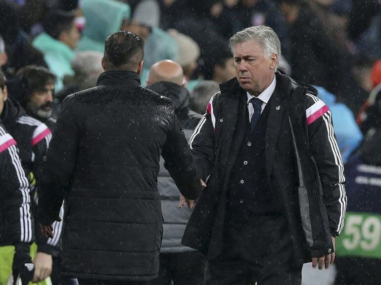 Simeone le tiene tomada la medida a Ancelotti.