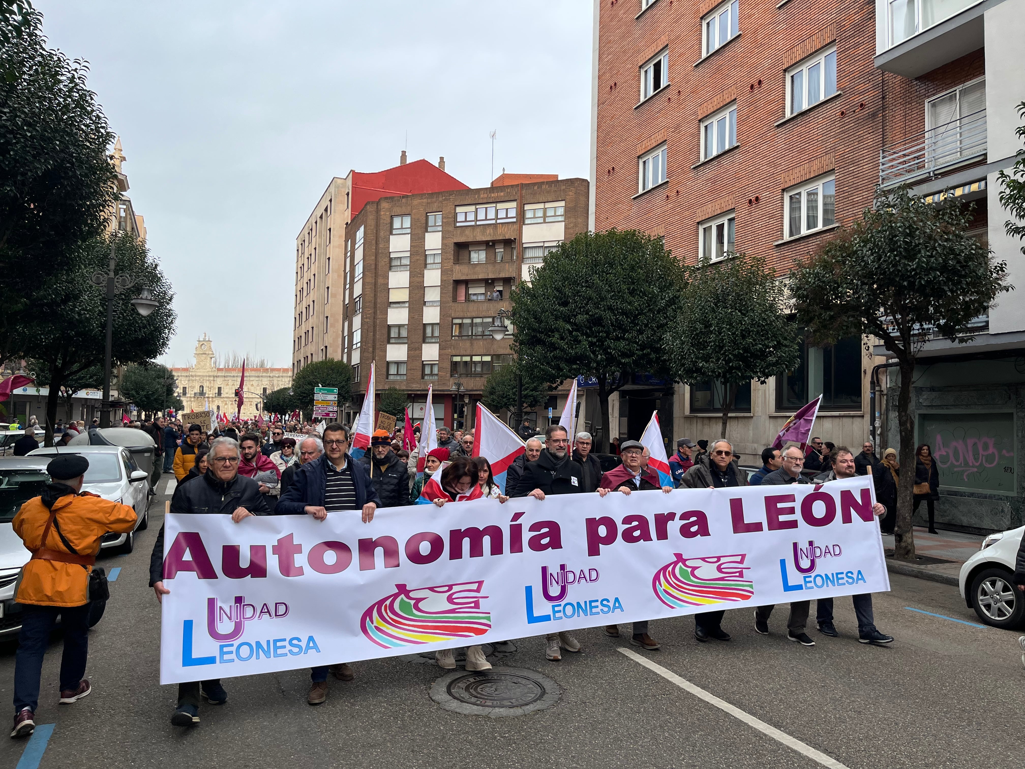 Una pancarta por la autonomía para León