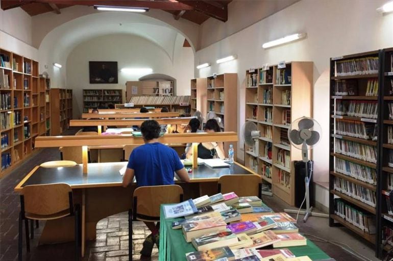 Sala de biblioteca municipal