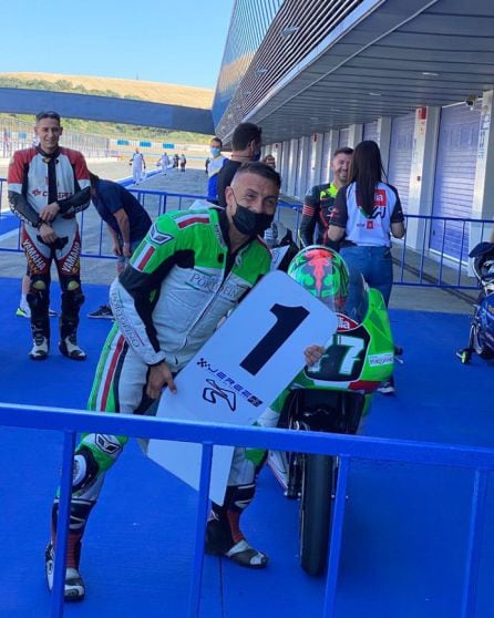 Fabio Greco, tras ganar la primera carrera del CIV en Jerez.