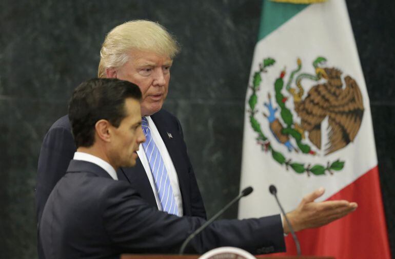 Donald Trump junto al presidente Nieto durante su visita a México