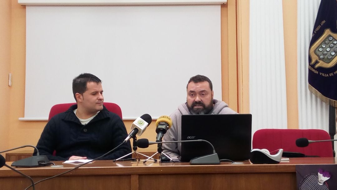 El concejal de deportes, Jorge Barragán y Julio Martín del club de Geria, presentan el Master de Badminton