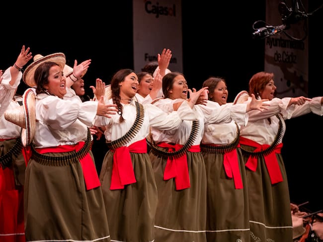 Comparsa 'Las Adelitas'. Foto: Ayuntamiento de Cádiz.