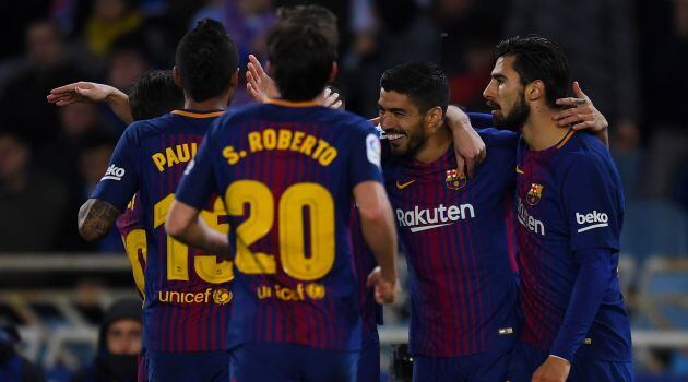 Los jugadores del Barcelona celebran un gol en Anoeta