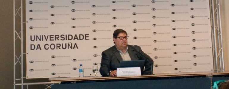 Julio Abalde, rector de la UDC