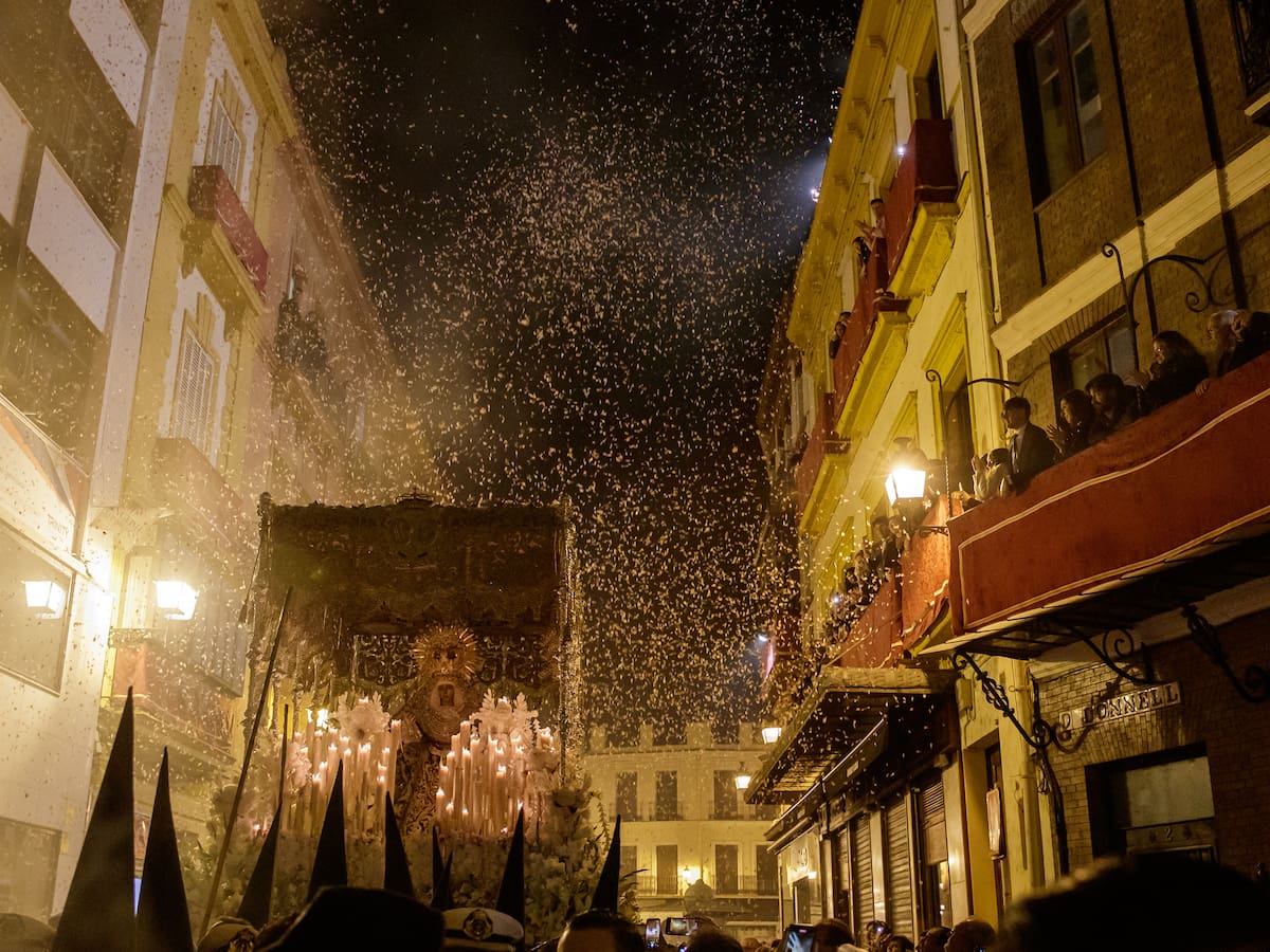 Plan especial de Semana Santa en Sevilla: corte total de La Campana este martes