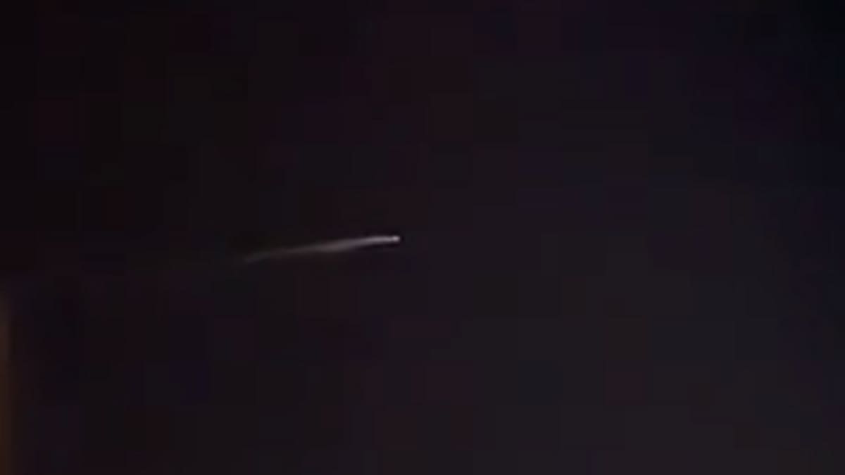 Avistan uno de los satélites Starlink desintegrándose sobre el cielo de la Región de Murcia