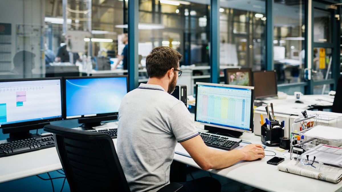 Los funcionarios de la CARM cobrarán en la nómina de diciembre la subida salarial con carácter retroactivo