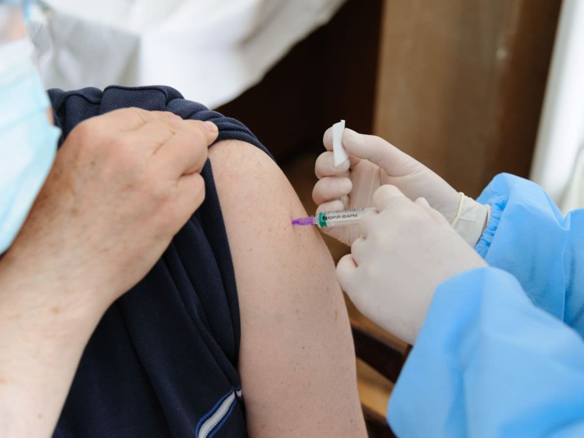 Salud aclara que es un bulo el mensaje que invita a vacunarse contra el Covid sin cita