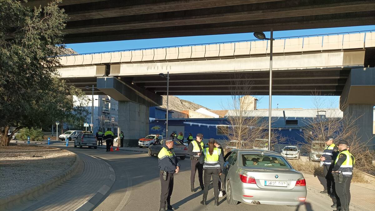 Un control para detectar drogas en la conducción cierra un curso monográfico organizado por la Policía Local de Villena
