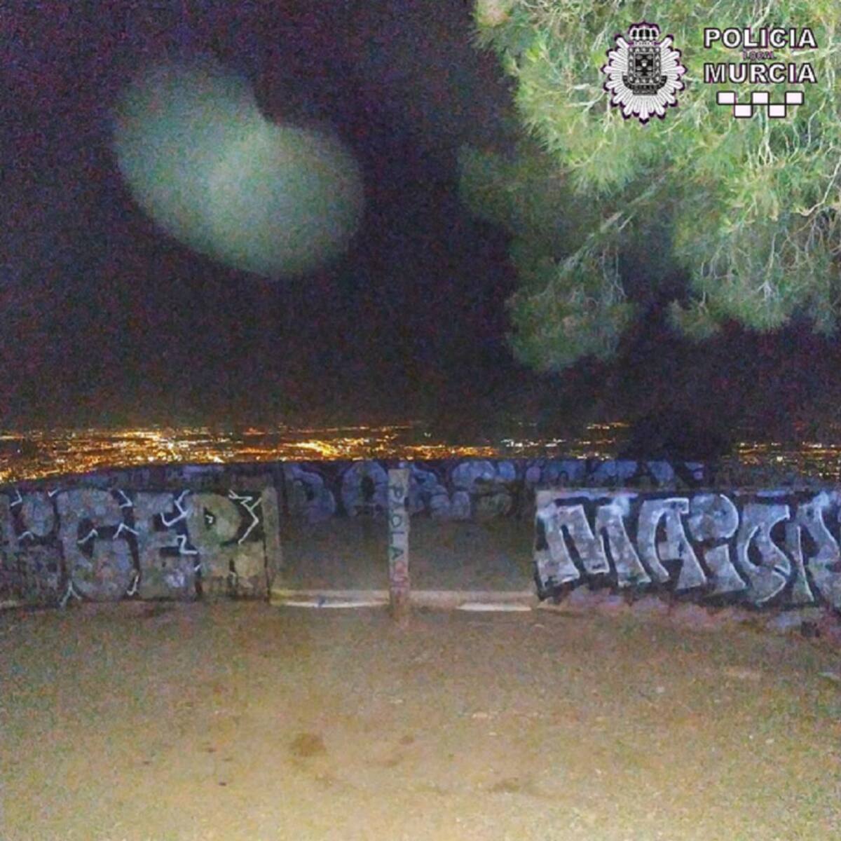 Denuncian a 25 jóvenes reunidos en la Cresta del Gallo por incumplir las normas del estado de alarma