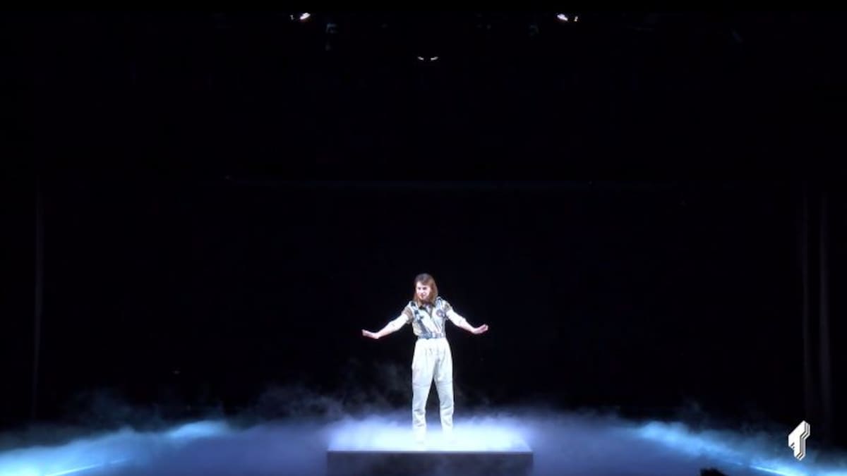 En Tierra (Grounded)