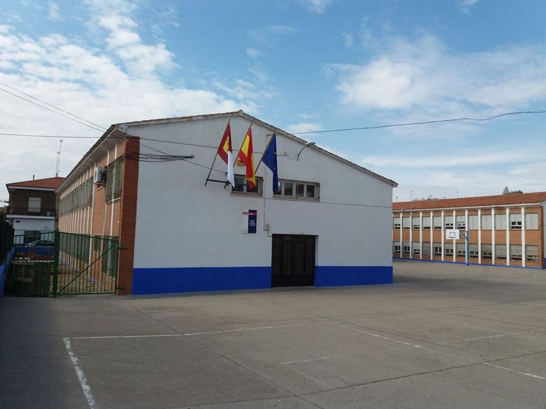 Instalaciones del colegio, cuya nueva construcción es una petición de hace años