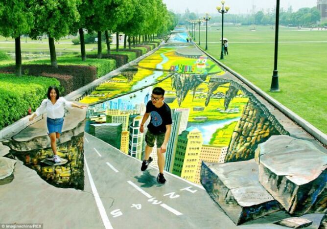 La pintura en 3D llamada 'El Ritmo de la Juventud' mide cerca de 2.600 metros cuadrados