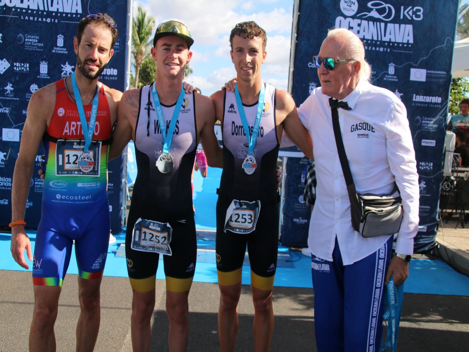 Podio masculino en distancia olímpica.